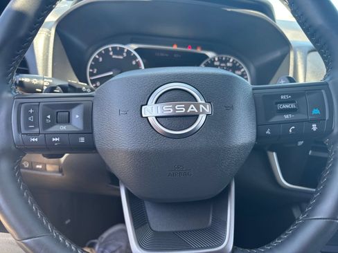 Used 2025 Nissan Rogue SV FWD image 29