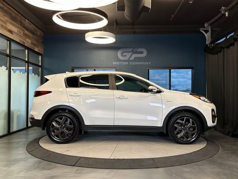 Used 2022 Kia Sportage LX w/ LX AWD Value Edition Package image 2