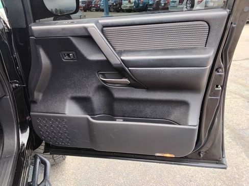 Used 2014 Nissan Titan SV w/ SV Value Truck Package image 14