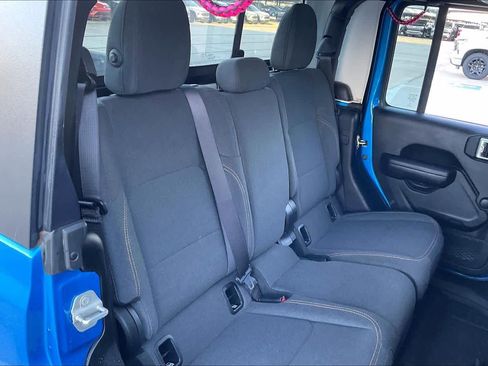 Used 2024 Jeep Gladiator Sport image 19