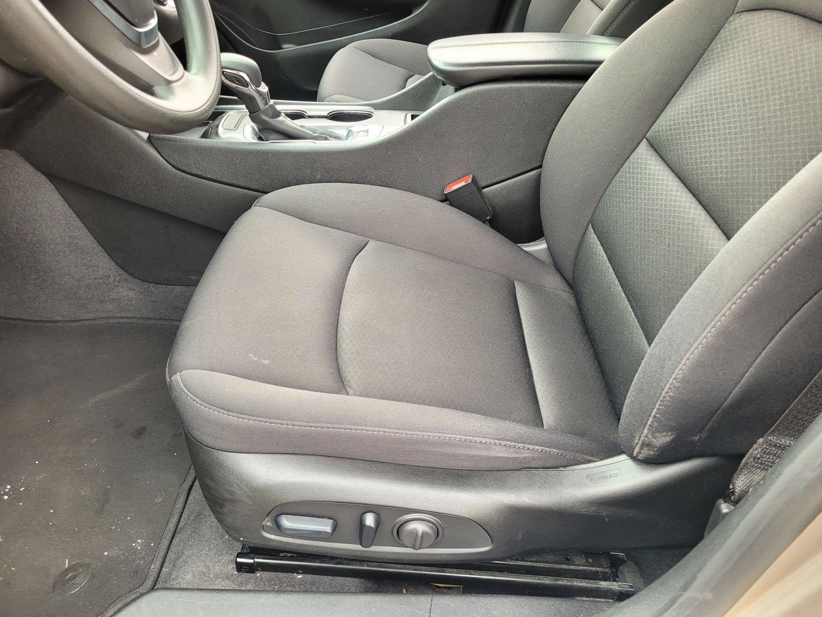 Used 2023 Chevrolet Malibu LT FWD image 23