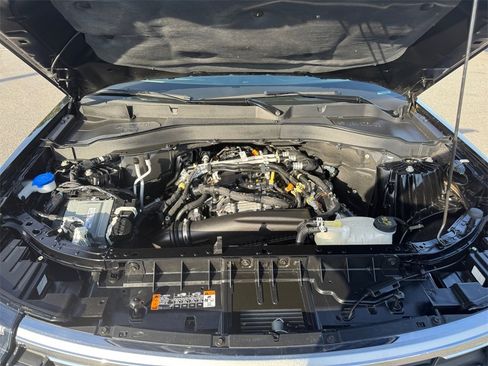 Used 2025 Ford Explorer Active w/ Active Comfort Package image 19