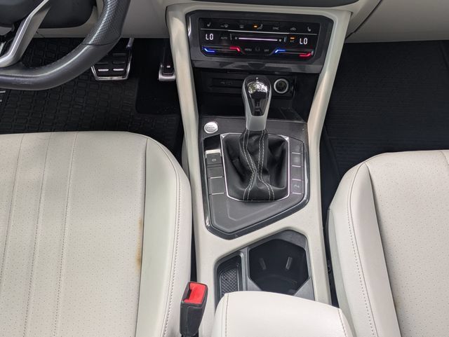 Used 2024 Volkswagen Tiguan SE R-Line FWD image 19