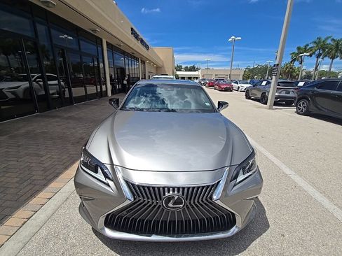 Used 2019 Lexus ES 350 w/ Premium Package FWD image 12