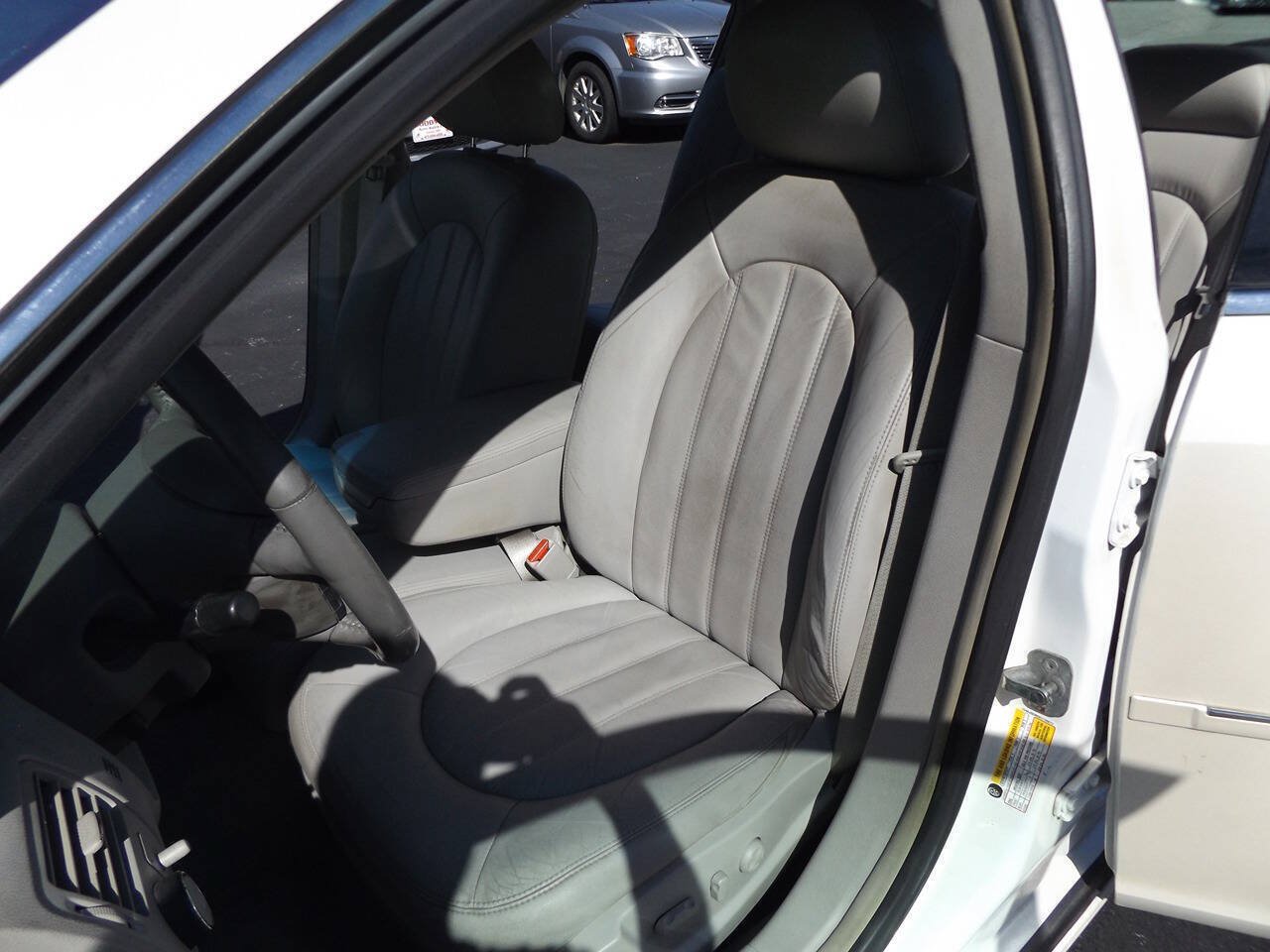 Used 2011 Buick Lucerne CXL FWD image 14