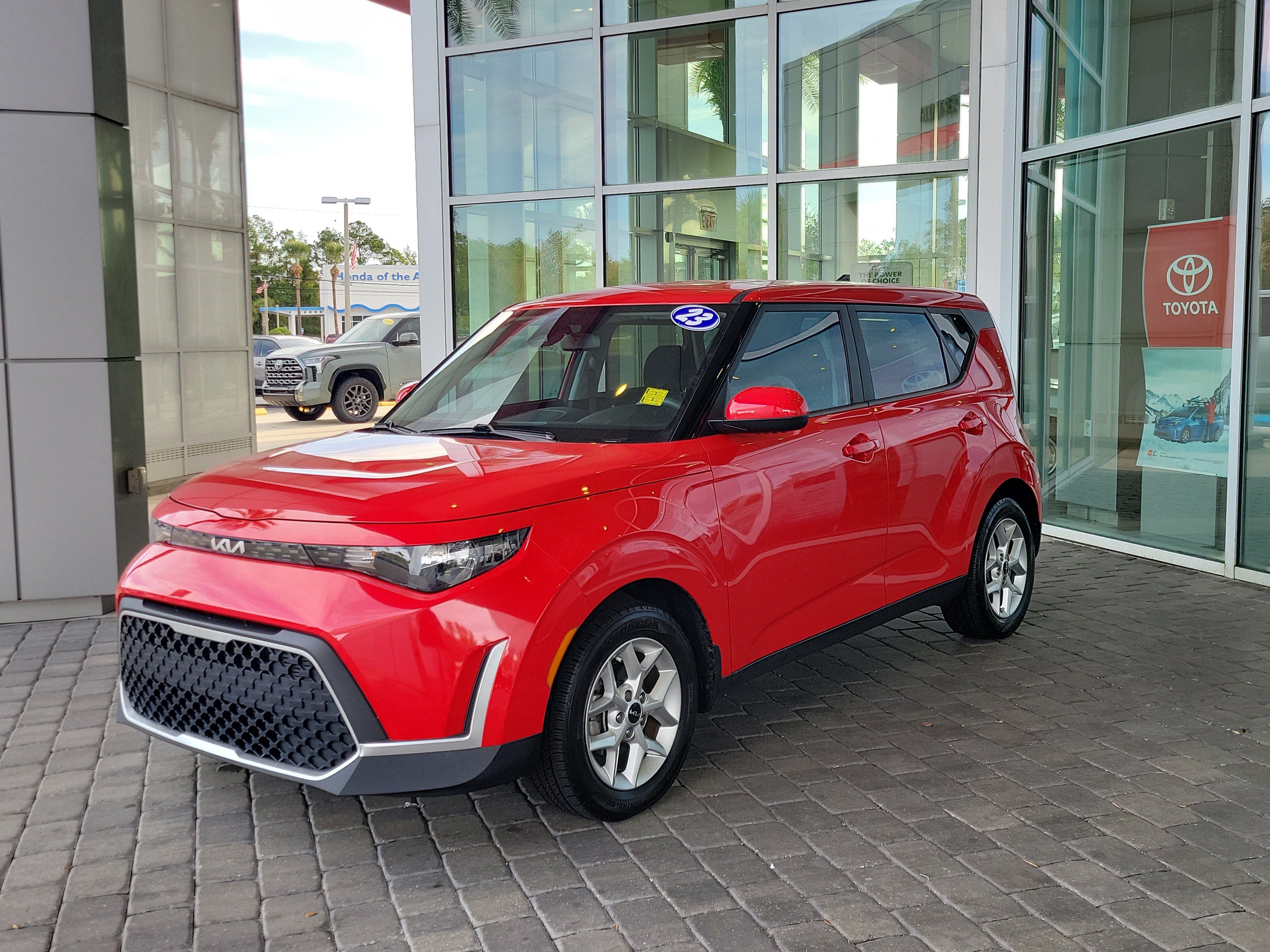 Used 2023 Kia Soul LX w/ Option Group 015 FWD image 35