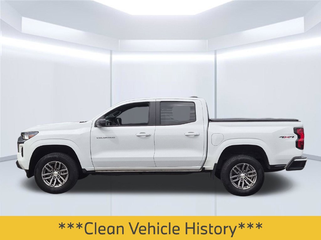 Used 2023 Chevrolet Colorado LT w/ LT Convenience Package II AWD/4WD image 2