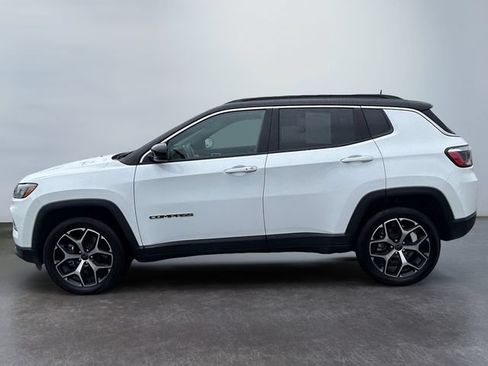 Used 2025 Jeep Compass Limited AWD/4WD image 2