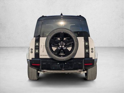 Used 2026 Land Rover Defender 110 X-Dynamic SE AWD/4WD image 8