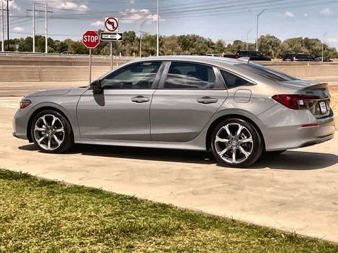 Used 2026 Honda Civic Sport Touring image 4
