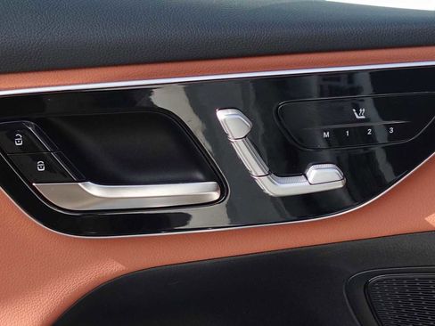 Used 2026 Mercedes-Benz GLC 300 4MATIC image 25