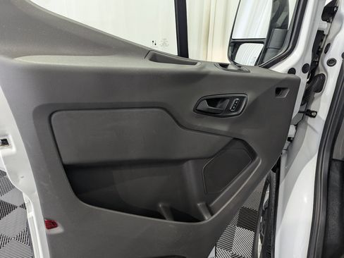 Used 2025 Ford Transit 250 148 High Roof RWD image 15