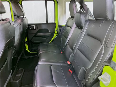 Used 2021 Jeep Wrangler Unlimited Sahara w/ Uconnect 4C Nav & Sound Group AWD/4WD image 31