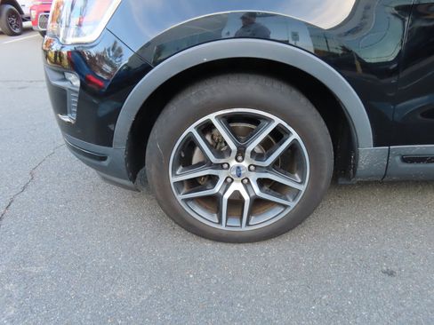 Used 2018 Ford Explorer Sport w/ Equipment Group 401A image 11