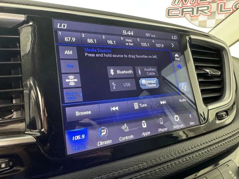 Used 2019 Chrysler Pacifica Limited FWD image 20