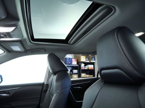 Used 2025 Toyota RAV4 XLE Premium image 19