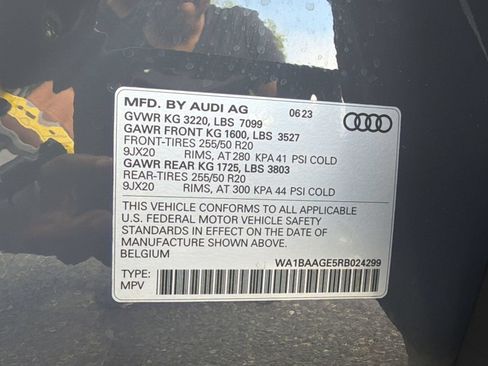 Used 2024 Audi Q8 e-tron Premium AWD/4WD image 26