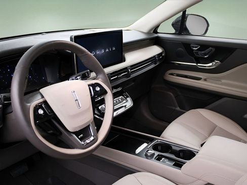 Used 2024 Lincoln Corsair Reserve w/ Equipment Group 201A image 18