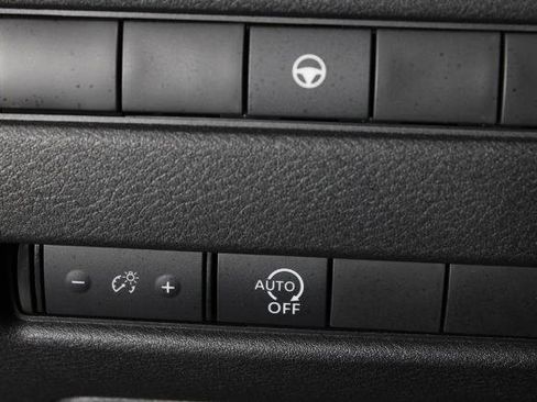 Certified 2023 Nissan Rogue SV FWD image 24
