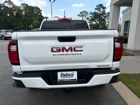 Used 2025 GMC Canyon Elevation w/ Technology Package AWD/4WD image 5