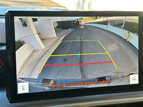 Used 2024 Toyota Tacoma TRD Sport image 17