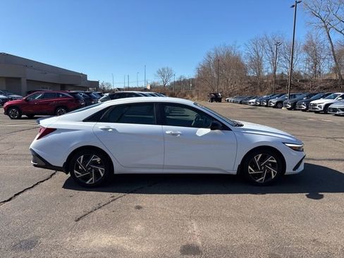 Certified 2025 Hyundai Elantra Sport image 7