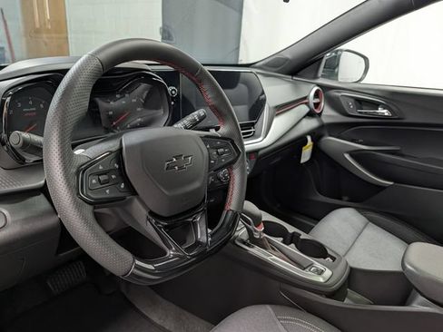 New 2026 Chevrolet Trax RS w/ Sunroof Package FWD image 17