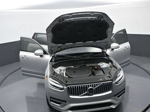 Used 2024 Volvo XC90 B6 Plus AWD/4WD image 39