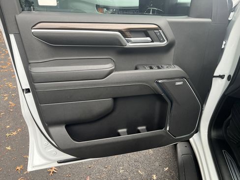 Certified 2024 Chevrolet Silverado 1500 LT Trail Boss w/ Convenience Package II image 14