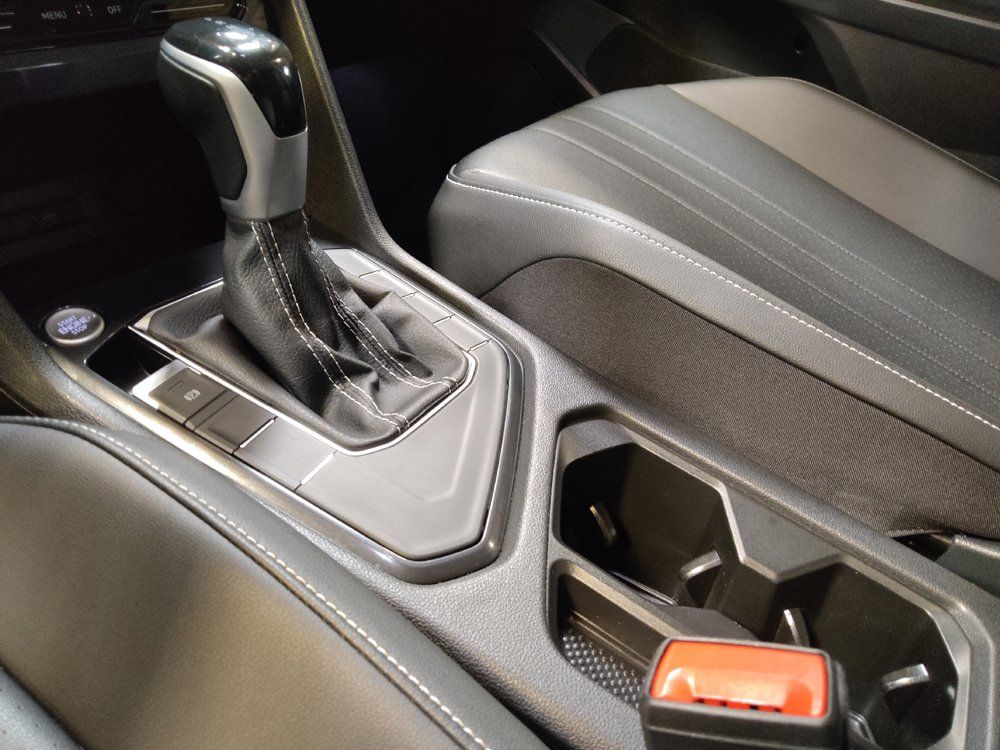 Used 2023 Volkswagen Tiguan SE w/ Panoramic Sunroof Package FWD image 26