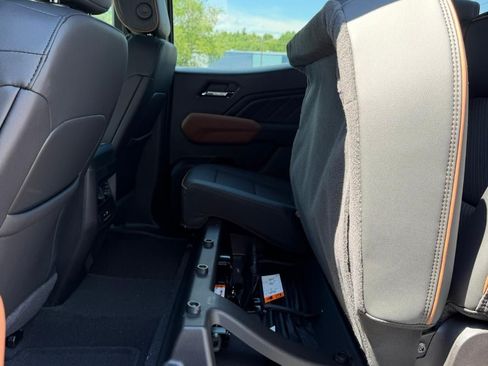 New 2026 GMC Canyon AT4 w/ AT4 Premium Package AWD/4WD image 39