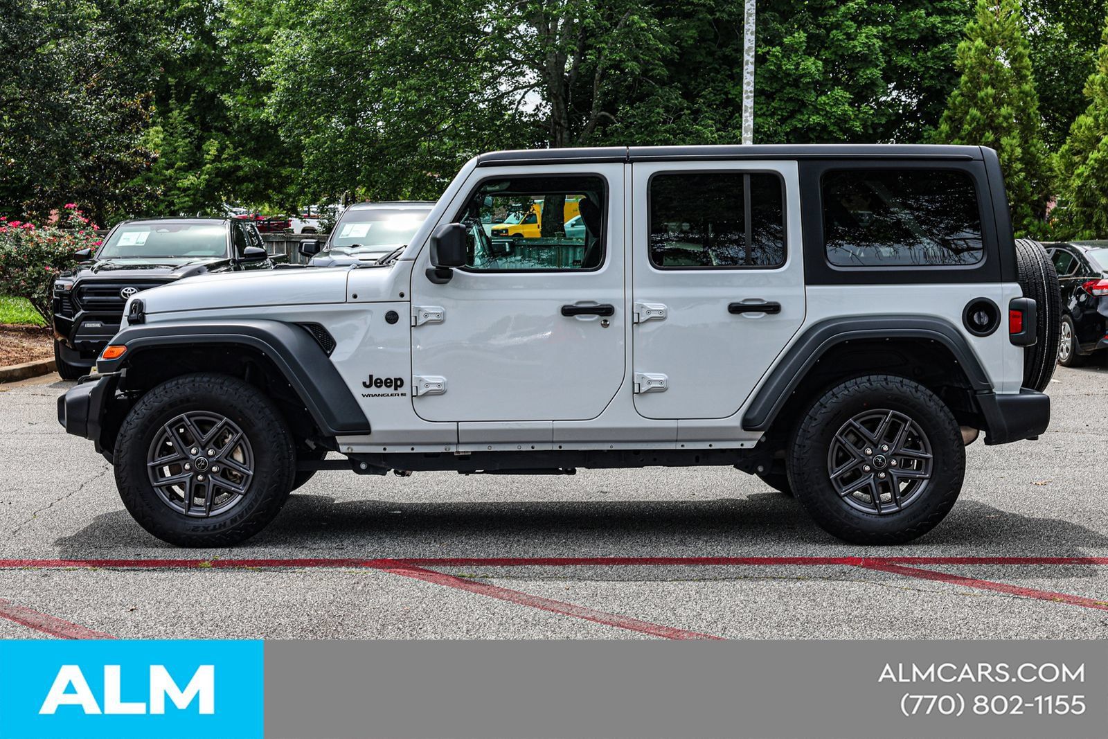 Used 2025 Jeep Wrangler Unlimited Sport AWD/4WD image 9