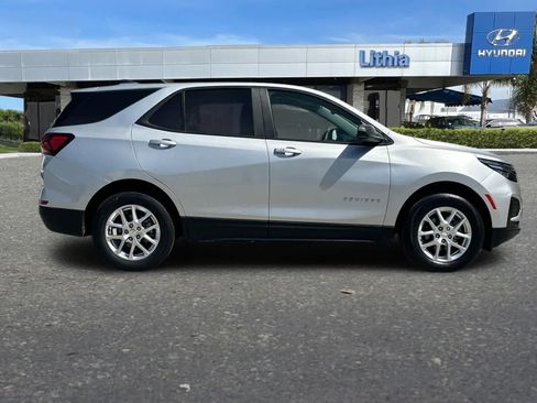 Used 2022 Chevrolet Equinox LS w/ LPO, Floor Liner Package AWD/4WD image 9