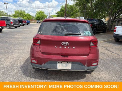 Used 2023 Hyundai Venue SEL w/ Cargo Package image 5