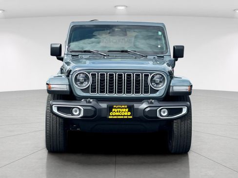 Used 2025 Jeep Wrangler Unlimited Sahara AWD/4WD image 8