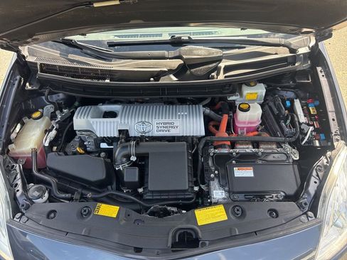 Used 2014 Toyota Prius Three image 31