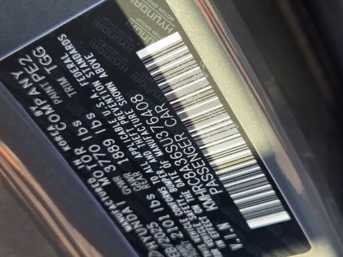 Used 2025 Hyundai Venue SEL image 17