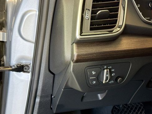 Used 2023 Audi Q5 2.0T Premium w/ Convenience Package image 10