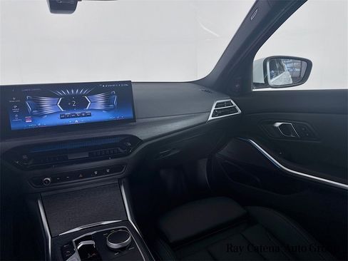 Used 2025 BMW 330i xDrive Sedan w/ Premium Package image 25
