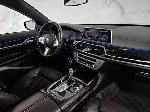 Used 2020 BMW 740i xDrive w/ M Sport Package image 14