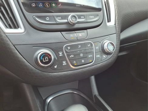 Used 2025 Chevrolet Malibu LT FWD image 19