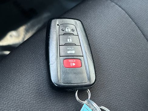 Used 2022 Toyota Camry LE image 27