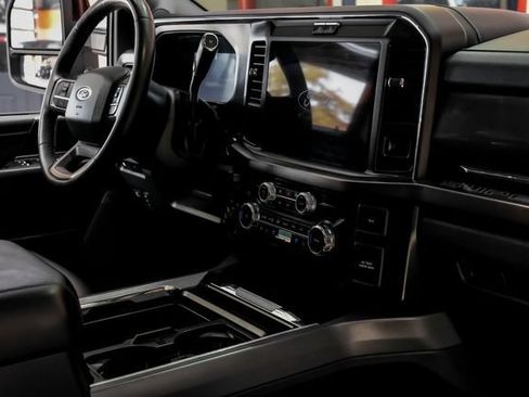Used 2025 Ford F350 Lariat w/ FX4 Off-Road Package AWD/4WD image 25
