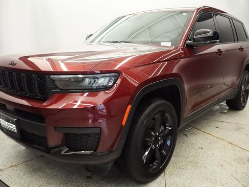 Used 2023 Jeep Grand Cherokee L Laredo AWD/4WD image 13