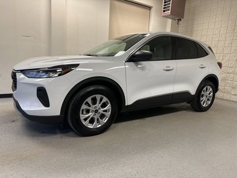 Used 2023 Ford Escape Active image 37
