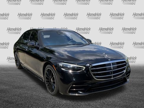 Used 2023 Mercedes-Benz S 500 4MATIC image 2