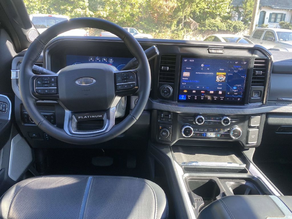 Used 2025 Ford F250 Platinum AWD/4WD image 12