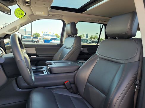 Used 2025 Ford Expedition Active AWD/4WD image 11