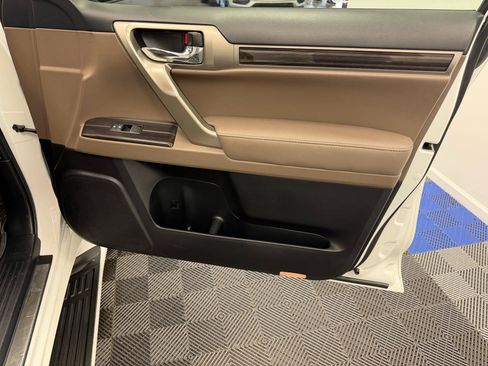 Used 2020 Lexus GX 460 Premium w/ Premium Package AWD/4WD image 15