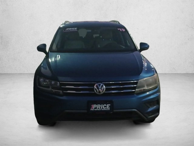 Used 2019 Volkswagen Tiguan SE FWD image 2